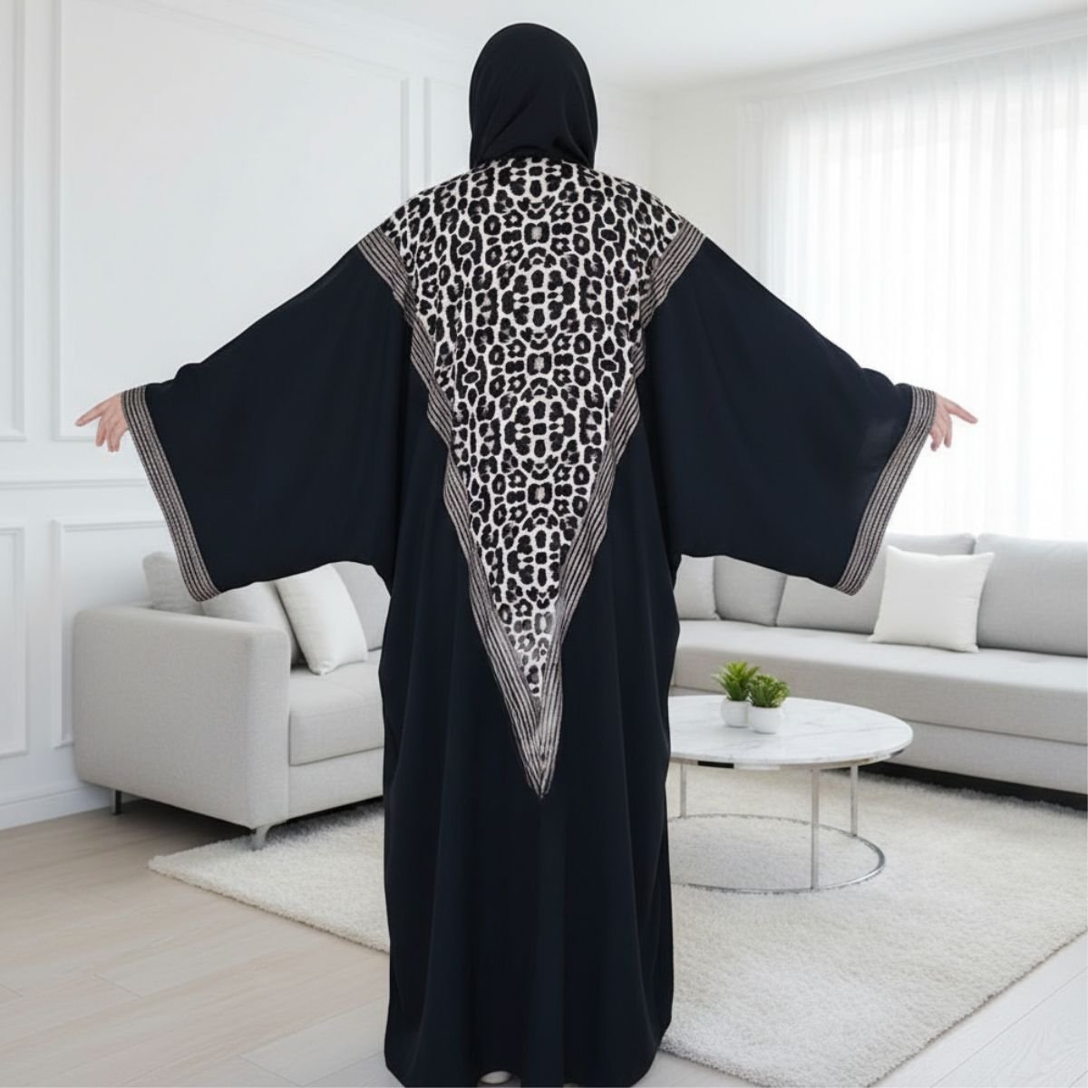 عباية كريب حرير ملكي - طقم قطعتين AB117 - الصورة 2